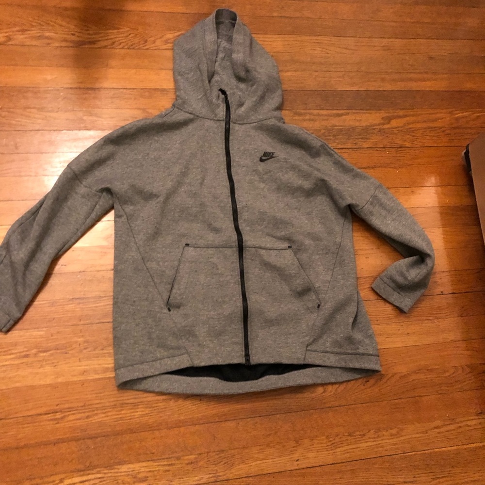 Nike zip tech